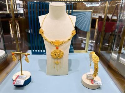 金银价格"光芒四射"